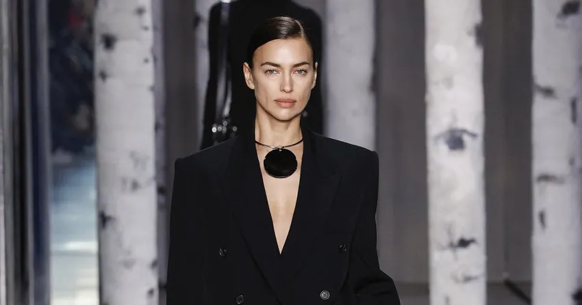 Ирина Шейк вместе с дочкой от Брэдли Купера посетила православную церковь. Фото: соцсети