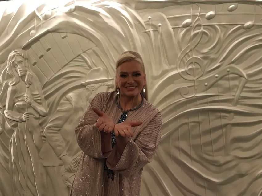 Наталия подарила читателям «Жизни» воздушный поцелуй. Фото: Елена Мильчановска