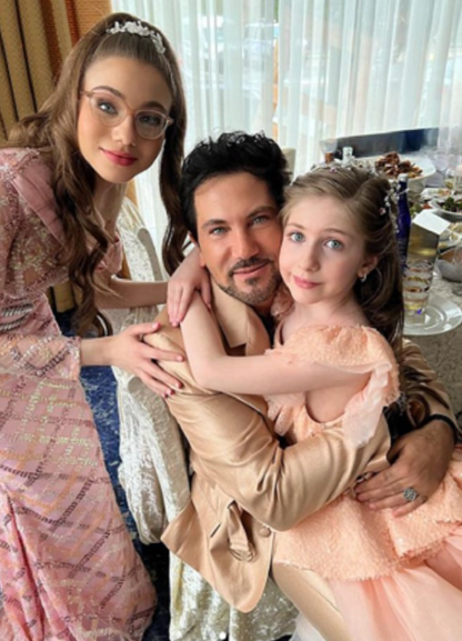 Авраам Руссо безумно любит свою жену и дочь. ФОТО: соцсети