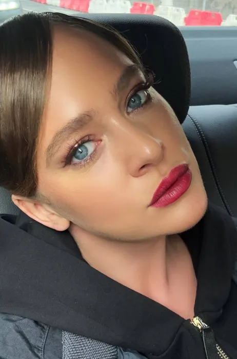 Аглая Тарасова отпраздновала 32-й ДР в столичном баре с Табаковым, Асмус и Галич. Фото: соцсети