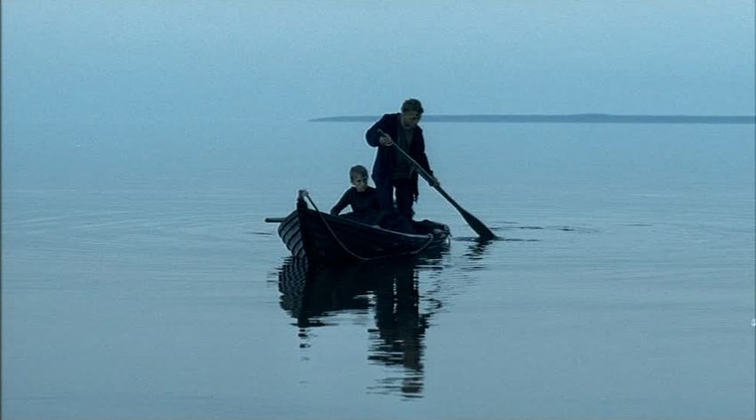 Фото: кадр из фильма "Возвращение" (2003), реж. Андрей Звягинцев