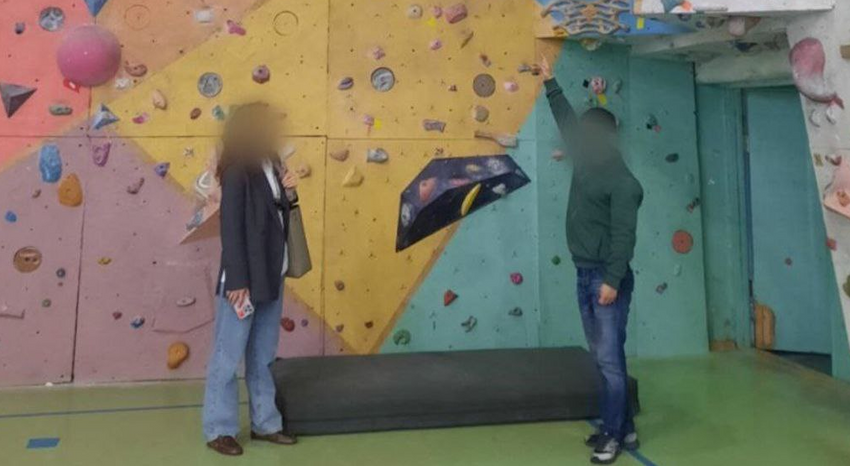 Калининградка сломала таз и крестец, упав на незаконных занятиях по скалолазанию. Фото: t.me/amber_mash