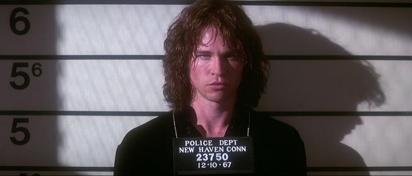 Вэл Килмер исполнил роль Моррисона в культовой ленте. Кадр из фильма The Doors, 1991, реж. Оливер Стоун