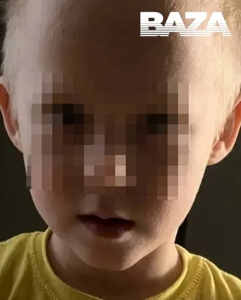 На Урале семья 3 часа искала по всему городу ребенка, спавшего дома в диване. Фото: t.me/bazabazon