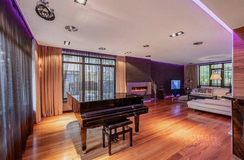 Дмитрий Дибров продает семейное гнездо за 570 млн. Фото: соцсети