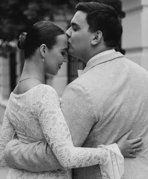 Фото со свадьбы Александр выложил в своей соцсети