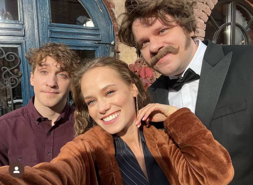 Роман у артистов закрутился на съемках сериала "Гусар". Фото: Инстаграм (запрещен в России) / @katerinakovalchyk