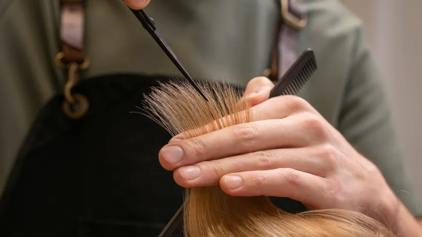 Лунный календарь стрижек на февраль 2026 года. Фото: freepik.com