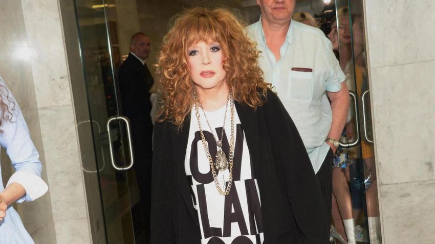 Пенсию Аллы Пугачевой сократят в два раза, лишив ее звания народной артистки. Фото: super.ru