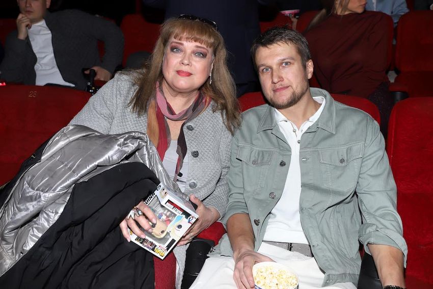 Анатолий с мамой, актрисой Любовью Руденко. Фото: legion-media.ru