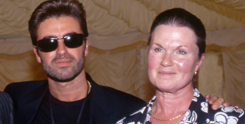 Джордж с мамой. Фото: today.com