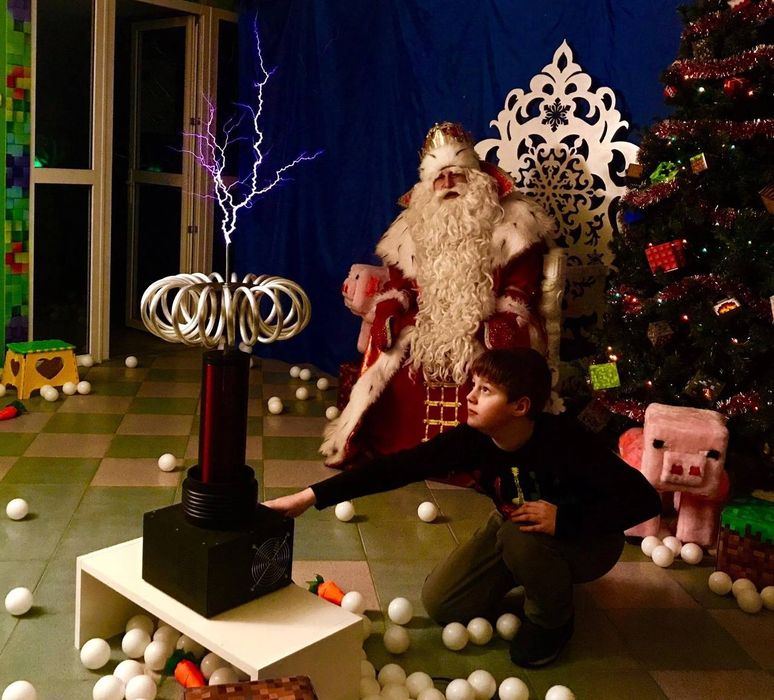 Дед Мороз объявил мальчика своим помощником по Ярославлю. Фото: личный архив