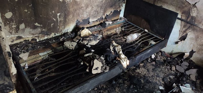 На Донбассе мужчина в ходе ссоры попытался сжечь заживо свою девушку. Фото: t.me/mash_donbass