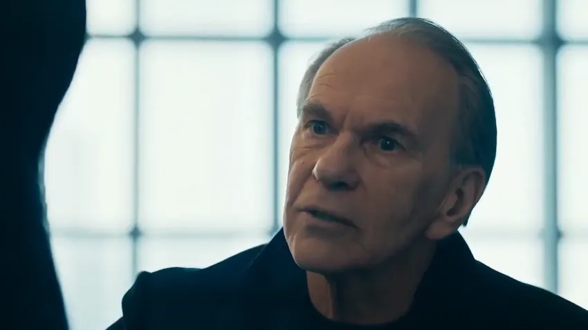 Алексей Гуськов перевоплотился в жесткого бизнесмена и главу корпорации Юрия Градова. Фото: кадр из фильма