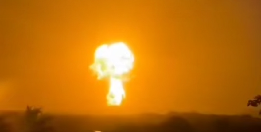 В Колумбии в результате извержения вулкана удалось заснять лавовый шар в небе. Фото: t.me/shot_shot