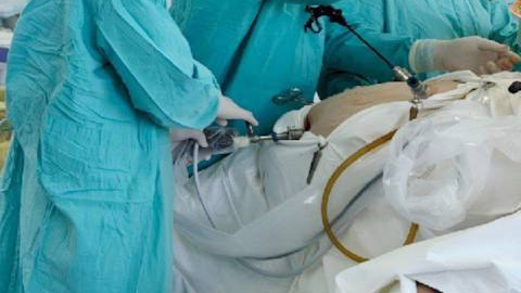 В Приморье врачи спасли мужчину, который чуть не лишился кишечника из-за грыжи. Фото: t.me/amur_mash