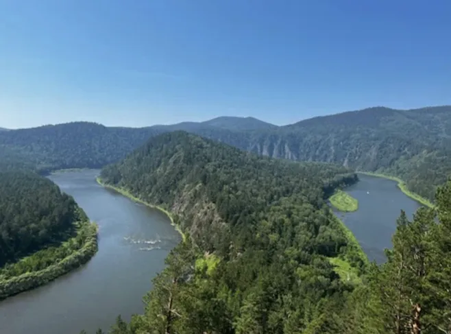 Тот самый роковой изгиб реки Мана. ФОТО: соцсети