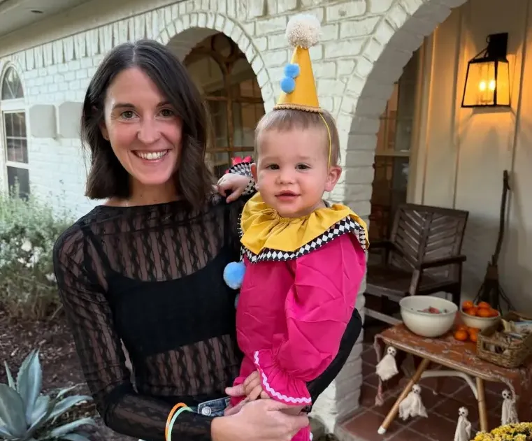 Американская блогерша Хоптон-Джонс случайно сбила двухлетнего сына на машине. Фото: соцсети