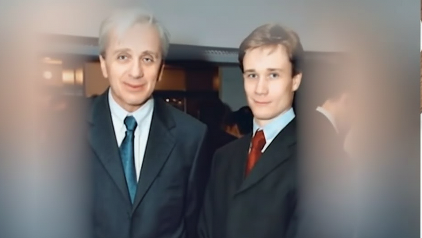 Евгений Стеблов с сыном. Фото: кадр из передачи «Судьба человека»