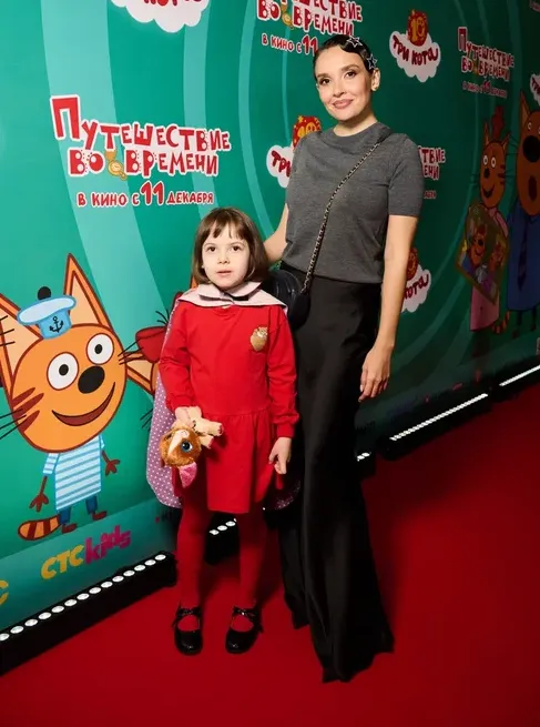Ольга Дибцева с дочерью. ФОТО: СТС