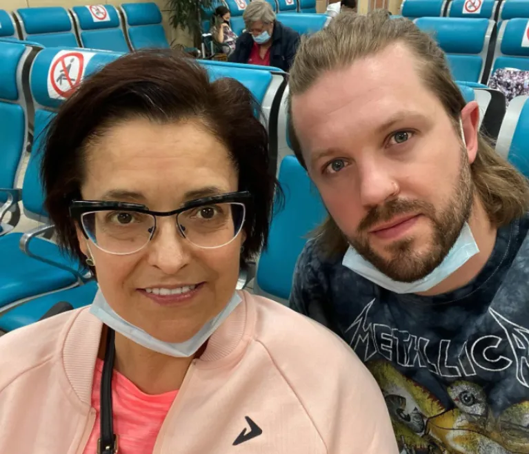 Арсений Бородин с мамой. Фото: личный архив