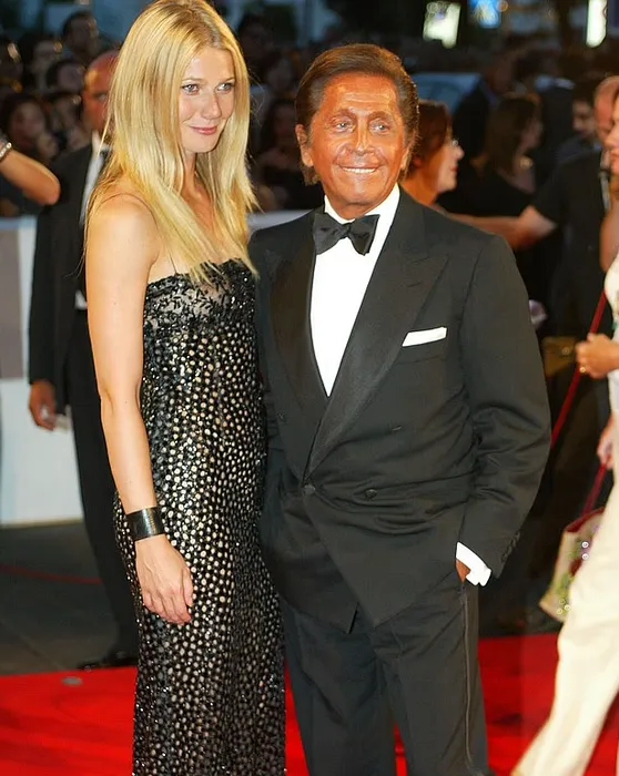 2002 г. Гвинет и Валентино на красной дорожке Венецианского кинофестиваля. ФОТО: соцсети