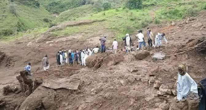 В Судане тысячи людей погибли из-за вызванного ливнями оползня. Фото: @breakingmash
