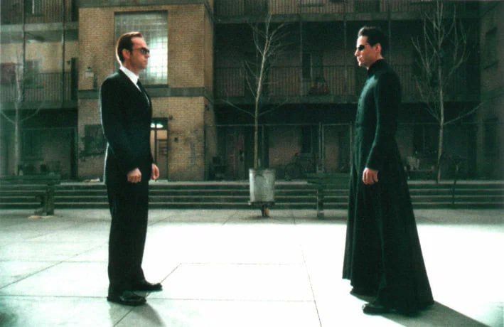 Нео и агент Смит. Кадр из фильма "Матрица: Перезагрузка", 2003, реж. Лана Вачовски, Лилли Вачовски