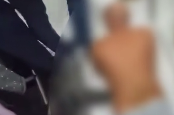 В Красноярске полицейский брал взятки от владелицы салона интимного массажа. Фото: t.me/kras_mash