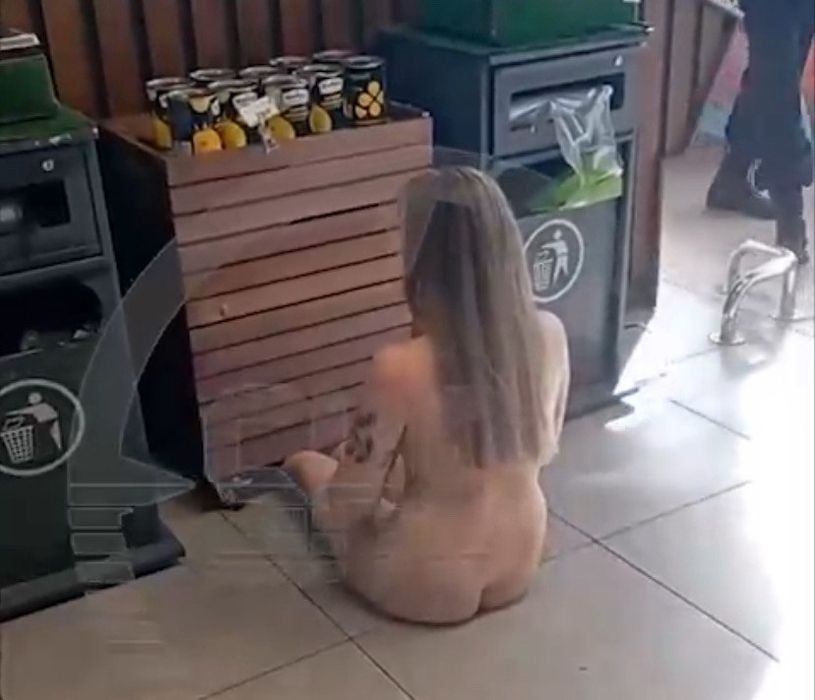 клип голая девушка в супермаркете