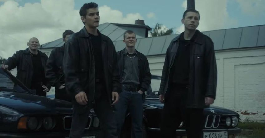 Новая драма "Дети перемен" рассказывает о 90-х. Кадр из сериала "Дети перемен", 2024, реж. Сергей Тарамаев, Любовь Львова