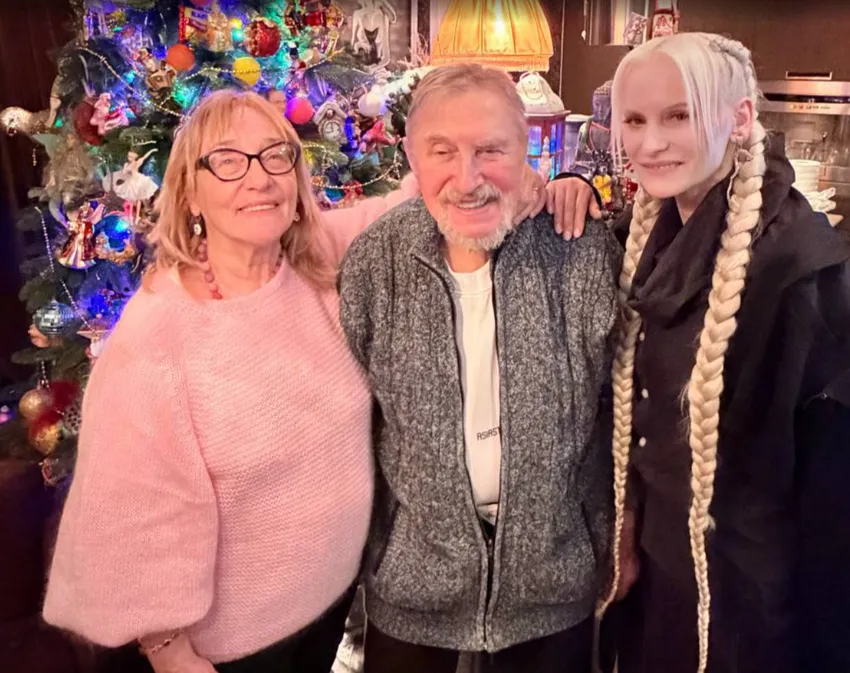 Дарья Миронова с родителями. ФОТО из личного архива