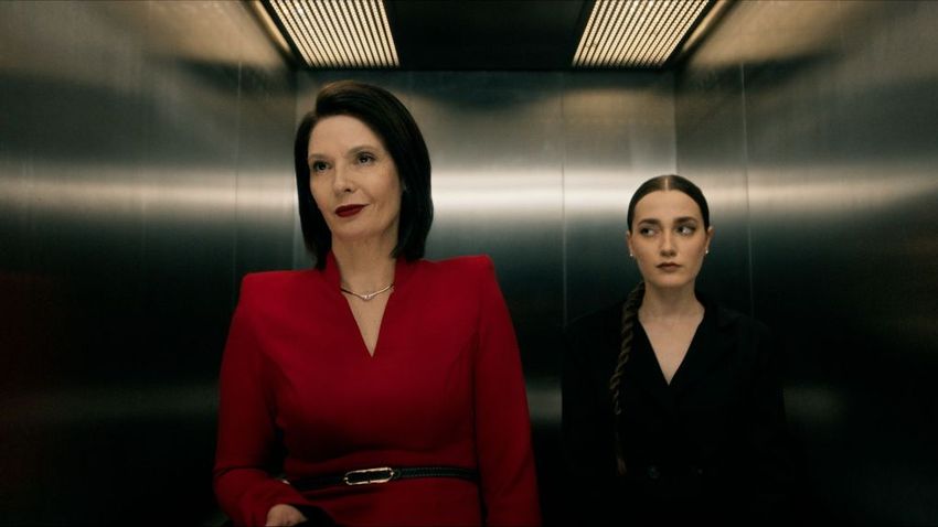 Лидия Вележева исполнила роль принципиальной и злопамятной бизнесвумен. Фото: кадр из фильма