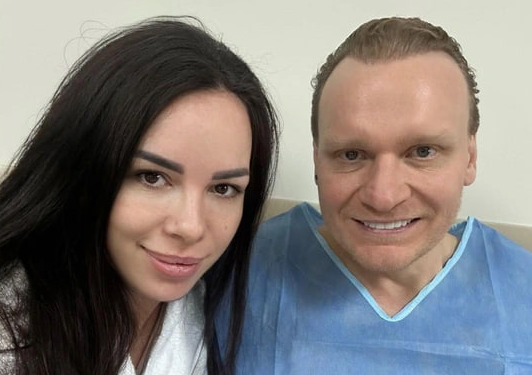 Иллюзионист Сергей Сафронов стал отцом в четвертый раз и впервые был при родах. Фото: Инстаграм (запрещен в Росси) / @safronov_sergey