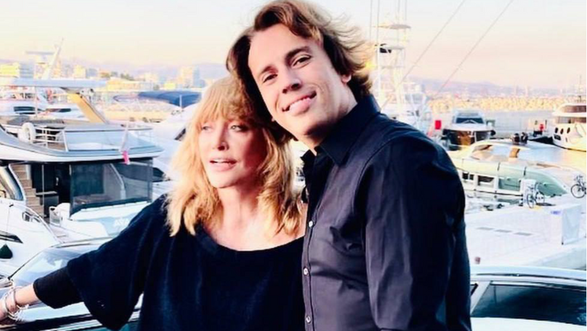 Алле Пугачевой аннулировали ОМС из-за несоответствия данных. Фото: @breakingmash