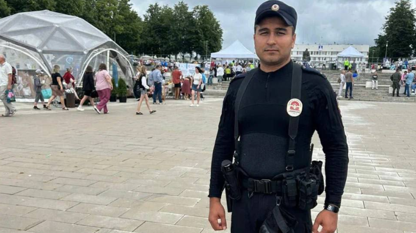 В Питере полицейский спас на фестивале мужчину, который начал задыхаться. Фото: https://t.me/mashmoyka