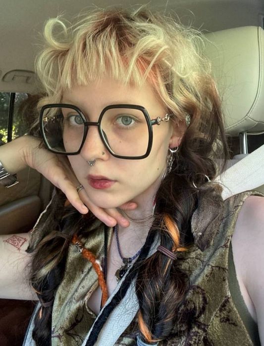 Дочь Глюкозы сменила эпатажный образ на стиль американской модницы из нулевых. Фото: соцсети