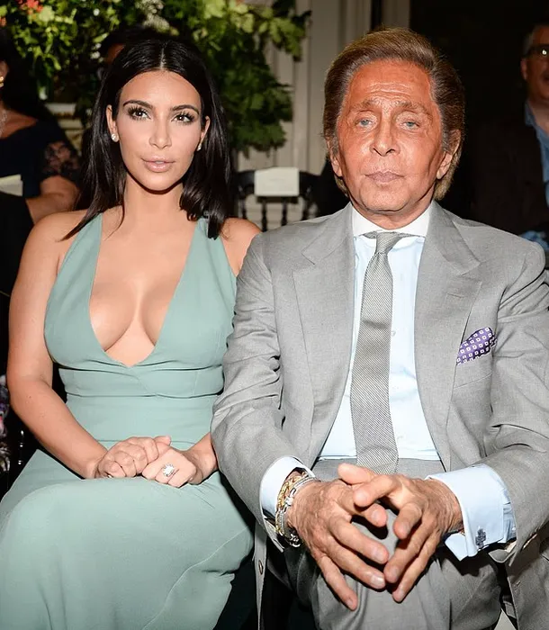 2014 г. Валентино с Ким Кардашьян на презентации коллекции высокой моды. ФОТО: соцсети