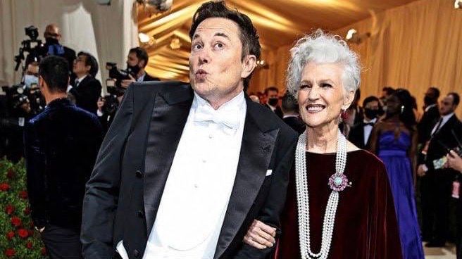 Фото: Твиттер / @mayemusk