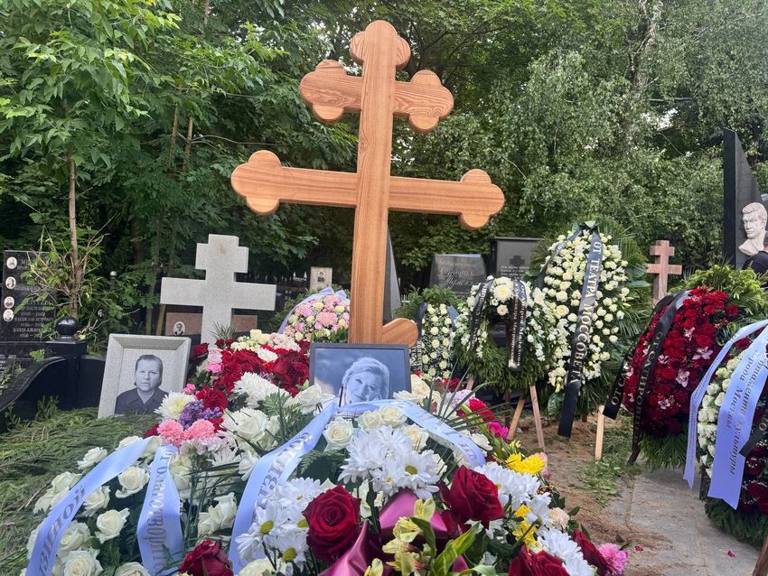 Валентину Талызину похоронили рядом с Тальковым и Самойловым. Фото: t.me/shot_shot