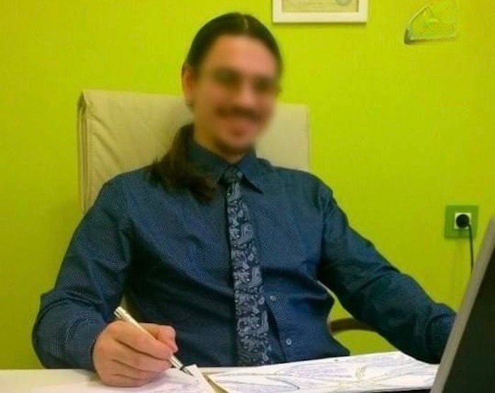 Доцент-химик из Питера хранил дома серную кислоту, которой можно было убить всех в квартире. Фото: @t.me/mashmoyka