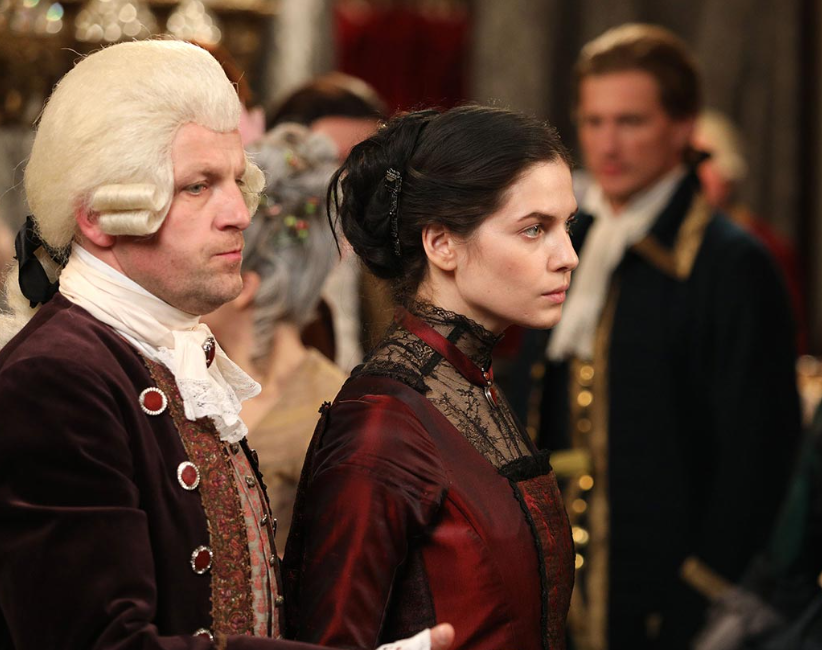 Дарья Салтыкова (Юлия Снигирь) с супругом Глебом Салтыковым (Федор Лавров). Кадр из сериала «Кровавая барыня»