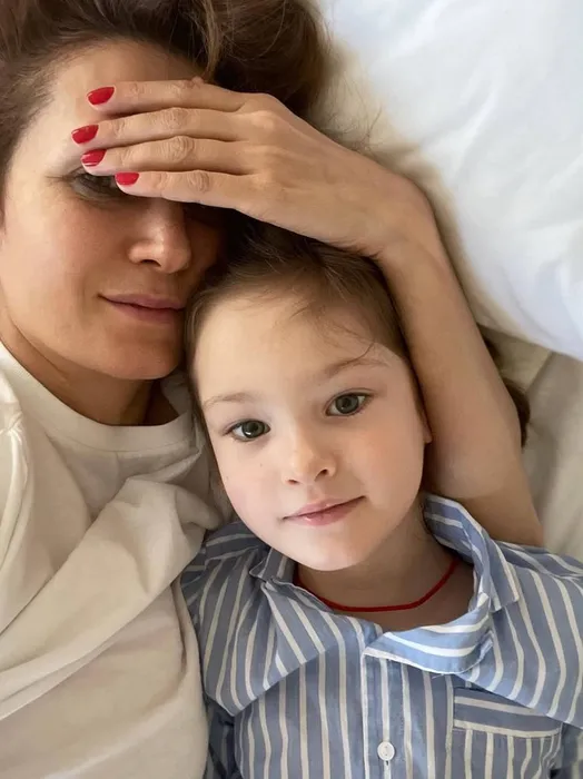 Виктория Исакова с дочкой Варварой. Фото: Instagram*