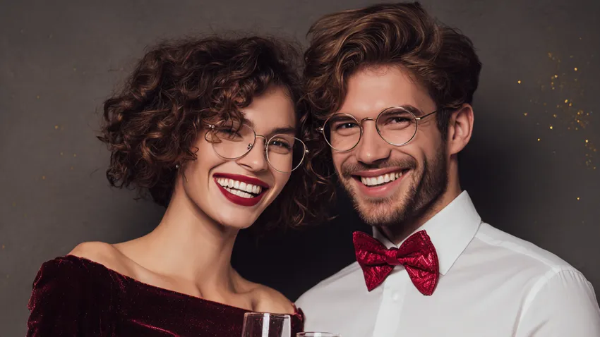 Символ 2026 года – Красная Огненная Лошадь любит, чтобы подчеркивали фигуру и статус. Фото сгенерировано нейросетью Midjourney 