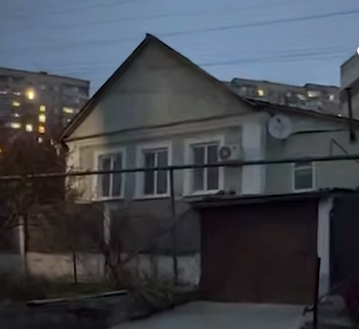 Дом, в котором произошло убийство. Фото: t.me/mash_na_volne