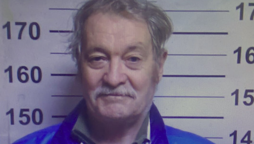 В Питере пенсионер распечатал на принтере две пятитысячных и пошел шопиться в ТЦ. Фото: t.me/mashmoyka