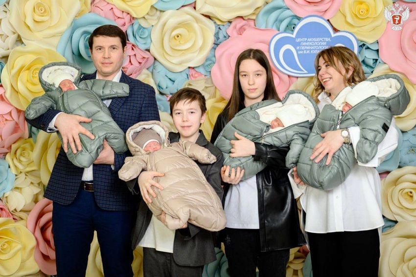 Счастливое семейство. Фото: vk.com/minzdravru