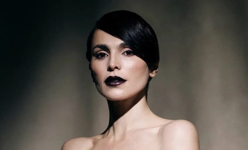 Сати Казанова поступила в университет, чтобы стать спецом по культам индуизма. Фото: Instagram (запрещен в РФ) / @satikazanova