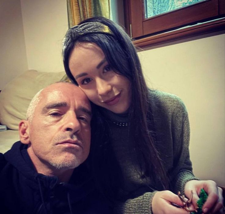 Артист со взрослой старшей дочкой. Фото: Инстаграм (запрещён в России) / @ramazzotti_eros