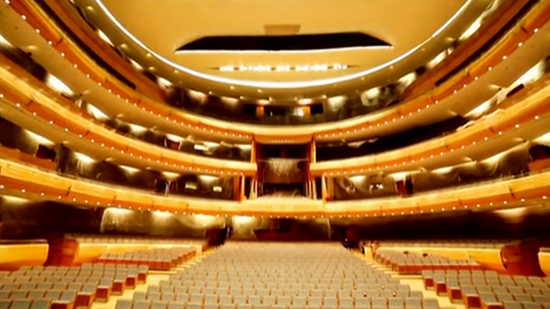 Мариинский театр является главным музыкальным театром Санкт-Петербурга. Фото: кадр из док. фильма «Валерий Гергиев и Мариинский театр»